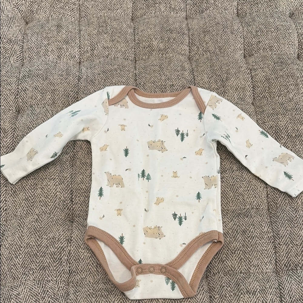 Le Top one piece size 3-6 mths